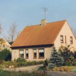 Links nr.17. Voorheen Fam. H. Huitema. rechts nr. 19. Fam. Poelstra